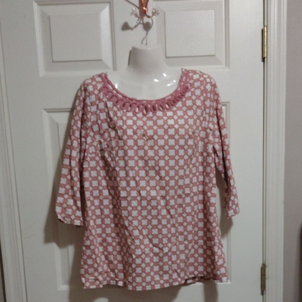 Liz Claiborne Pink and White Patterned  Women's Top Medium